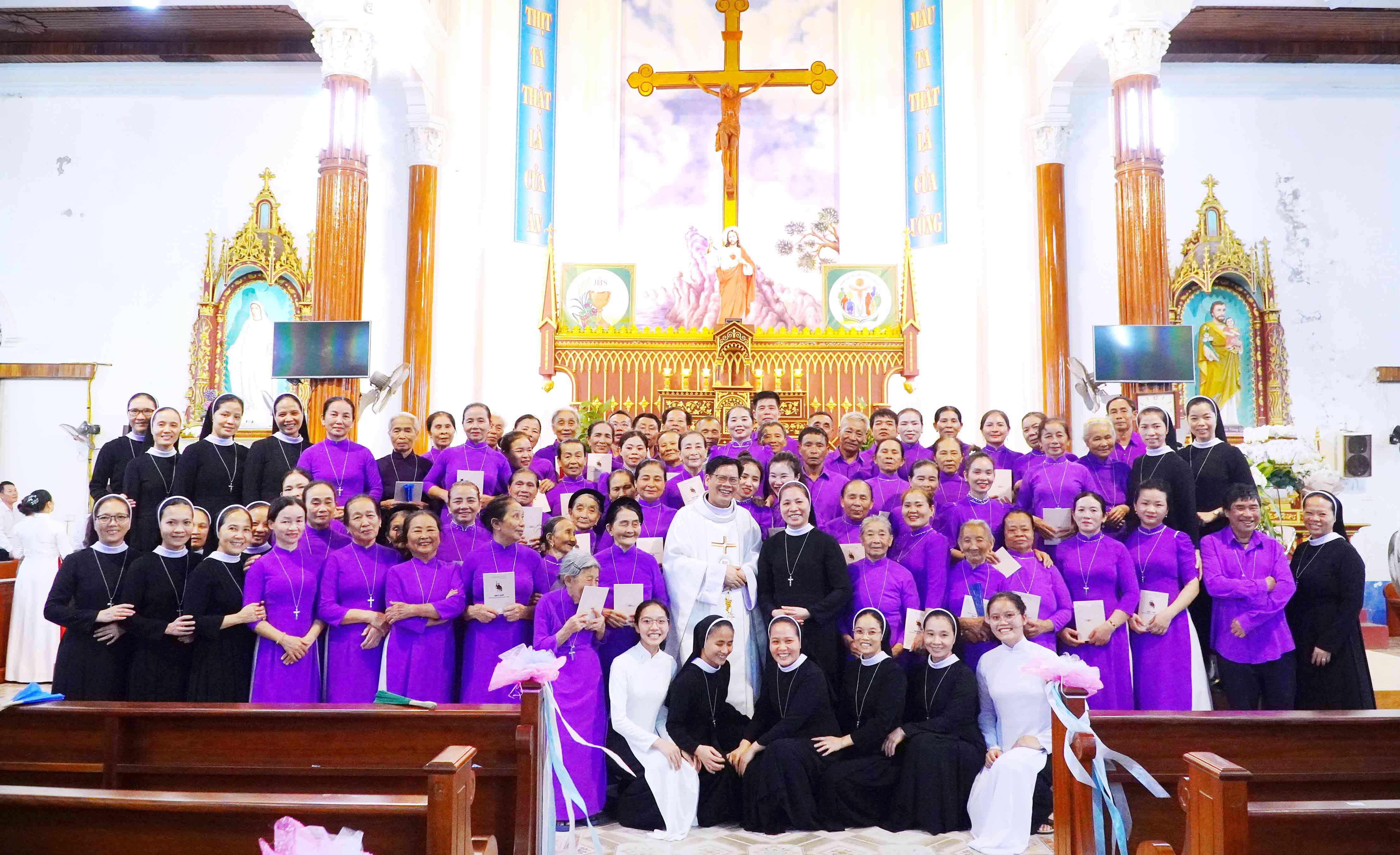 Hiệp Hội Tín Hữu MTG Vinh tiếp tục đón nhận 49 thành viên mới thuộc Giáo xứ Thu Chỉ - Giáo phận Hà Tĩnh